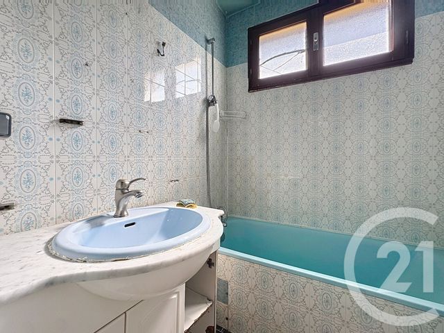 Appartement F4 à vendre - 4 pièces - 84.0 m2 - CANNES LA BOCCA - 06 - PROVENCE-ALPES-COTE-D-AZUR - Century 21 Cbs Immobilier