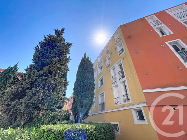 Appartement F5 à vendre - 5 pièces - 91.8 m2 - CARROS - 06 - PROVENCE-ALPES-COTE-D-AZUR - Century 21 Cbs Immobilier