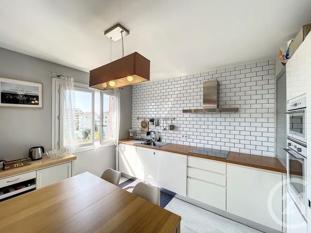 Appartement à louer - 3 pièces - 56.94 m2 - NICE - 06 - PROVENCE-ALPES-COTE-D-AZUR - Century 21 Cbs Immobilier