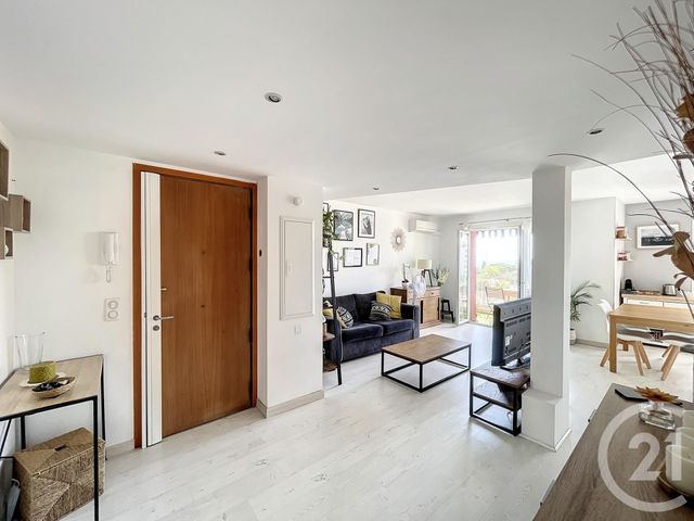 Appartement à louer - 3 pièces - 56.94 m2 - NICE - 06 - PROVENCE-ALPES-COTE-D-AZUR - Century 21 Cbs Immobilier