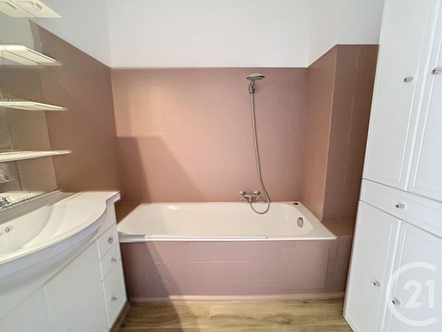 Appartement F1 à louer - 1 pièce - 26.0 m2 - NICE - 06 - PROVENCE-ALPES-COTE-D-AZUR - Century 21 Cbs Immobilier