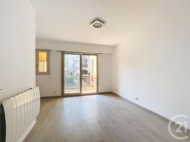 Appartement F1 à louer - 1 pièce - 26.0 m2 - NICE - 06 - PROVENCE-ALPES-COTE-D-AZUR - Century 21 Cbs Immobilier