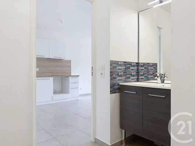 Appartement F2 à louer - 2 pièces - 37.0 m2 - NICE - 06 - PROVENCE-ALPES-COTE-D-AZUR - Century 21 Cbs Immobilier