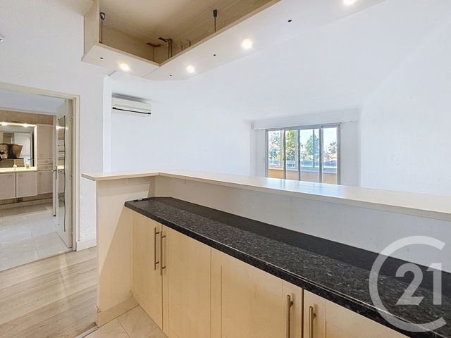 Appartement F2 à louer - 2 pièces - 56.0 m2 - NICE - 06 - PROVENCE-ALPES-COTE-D-AZUR - Century 21 Cbs Immobilier
