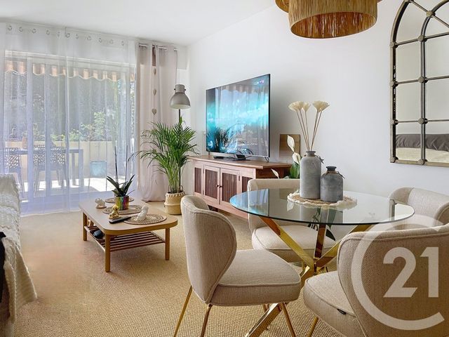 Appartement F2 à vendre - 2 pièces - 52.9 m2 - NICE - 06 - PROVENCE-ALPES-COTE-D-AZUR - Century 21 Cbs Immobilier