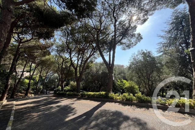 Appartement F1 à vendre - 1 pièce - 31.4 m2 - NICE - 06 - PROVENCE-ALPES-COTE-D-AZUR - Century 21 Cbs Immobilier