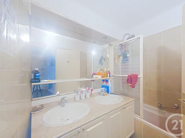 Appartement F3 à vendre - 3 pièces - 57.4 m2 - NICE - 06 - PROVENCE-ALPES-COTE-D-AZUR - Century 21 Cbs Immobilier