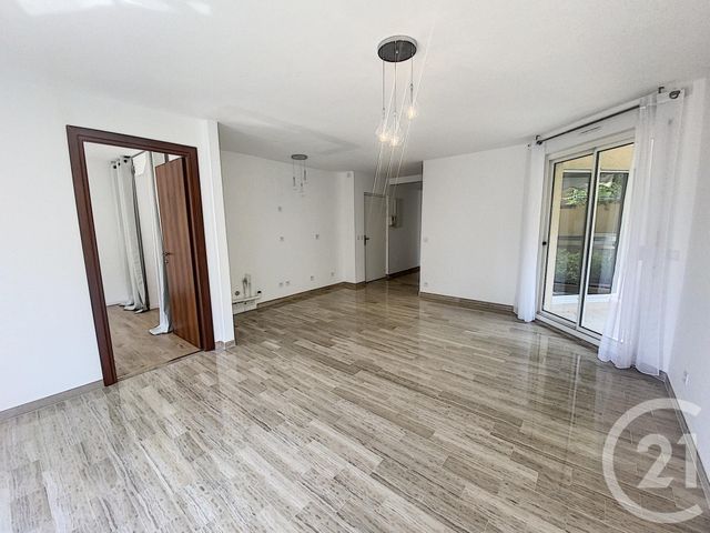 Afficher la photo en grand Appartement F4 à vendre - 4 pièces - 68.0 m2 - NICE - 06 - PROVENCE-ALPES-COTE-D-AZUR - Century 21 Cbs Immobilier
